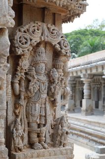 Götterdarstellung in einem Hindu-Tempel in Somanathpur