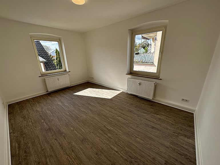 Zimmer 1 - 18 qm Helles Zimmer mit neuem Boden