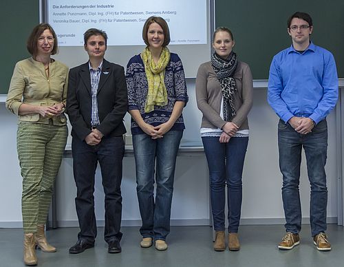 Prof. Dr. Ursula Versch mit den Referentinnen und Referenten