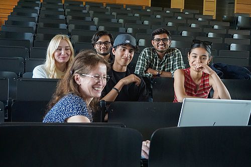 Die Studiengangsleiterinnen und Studiengangsleiter nahmen sich Zeit persönlich und individuell Einblicke ins Studium und die Hochschule zu geben