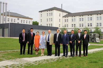 Vertreter der Jiangsu University und der OTH Amberg-Weiden