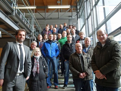 Michael Hebauer zeigte den Gästen die OTH Amberg-Weiden und das Kompetenzzentrum für Kraft-Wärme-Kopplung (KWK).