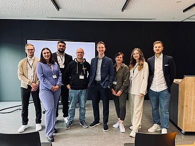 Auch Masterstudierende aus dem Studiengang Digital Business rund um Prof. Dr. Matthias Lederer nahmen an der Konferenz teil