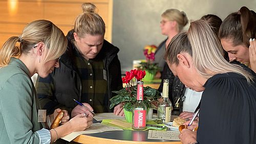 Die Besucherinnen und Besucher sammelten engagiert Ideen für mehr Gesundheitsförderung in der Region